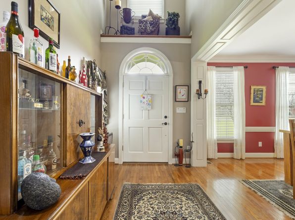 111 Chadwick Farms Dr, Fayetteville, TN 37334