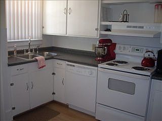 4th image of 415 W College Ave