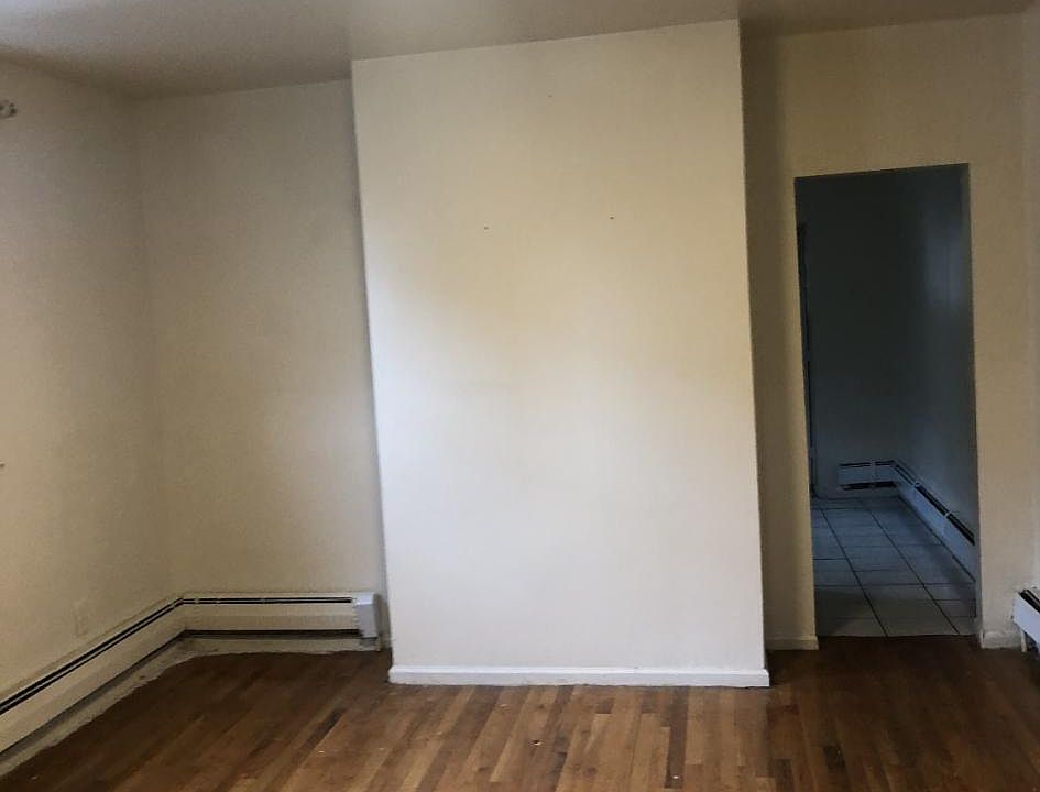 2nd image of 123 Newkirk St #1
