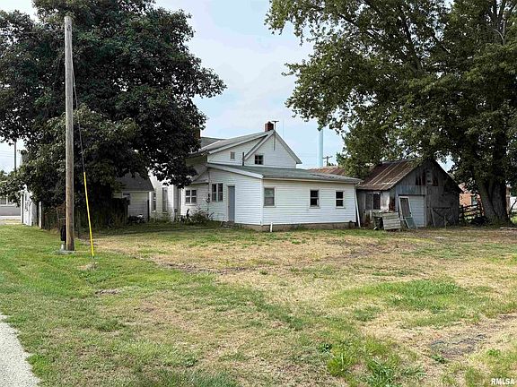 3rd image of 104 S Main St
