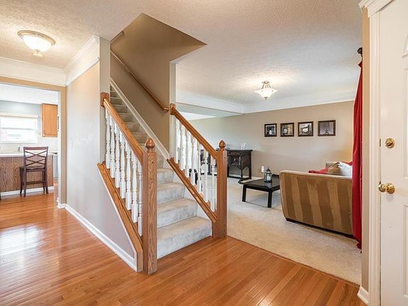 3rd image of 4537 Greensbury Dr