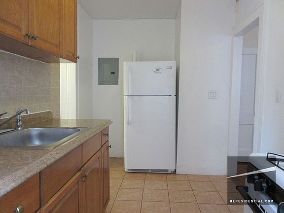 4th image of 2167 27th St APT 1