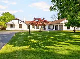 18 Widewaters Ln, Pittsford, NY 14534