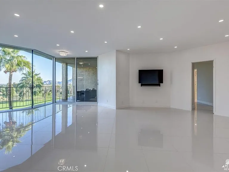 900 Island Dr #705 — Photo 5