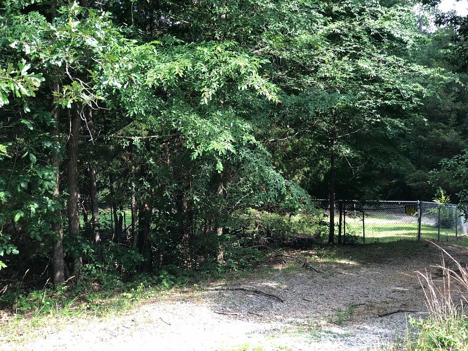 2nd image of 535 Brushwood Dr