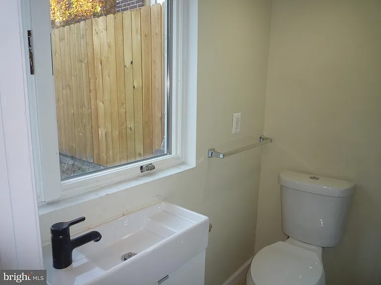 504 S Washington St — Photo 16