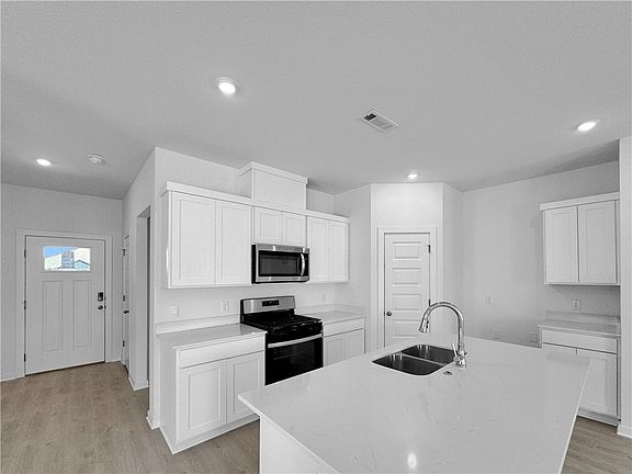 3rd image of 376 N Gaggle Ave