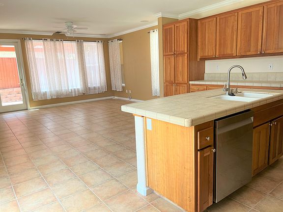 4th image of 651 Verona Ct