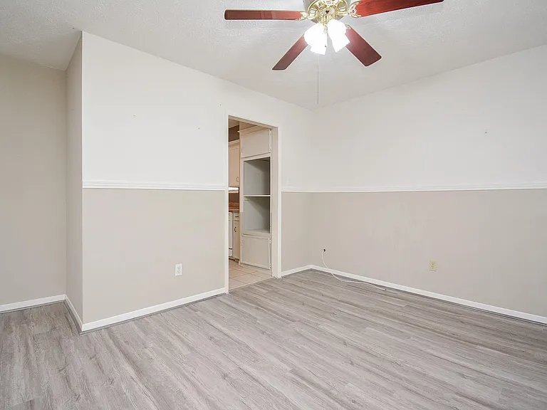 21318 Park Valley Dr — Photo 17