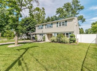 30 Sycamore Dr, Old Bridge, NJ 08857