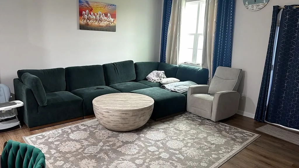 3 bed, 2.5 bath, 1748 sqft, $2,500 — Photo 2