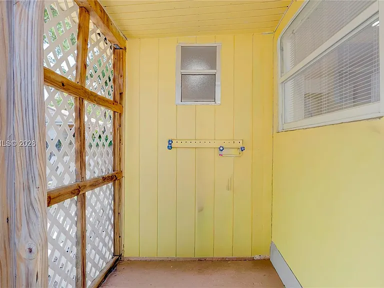 1085 NE 128th Street Front #FRONT — Photo 6