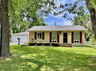 64 Saratoga Ct, South Elgin, IL 60177