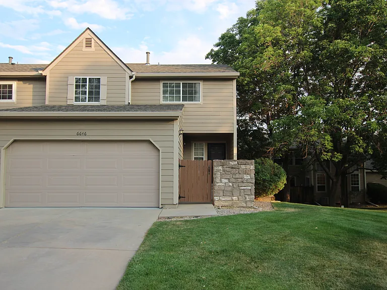 6646 S Yukon Way — Photo 1