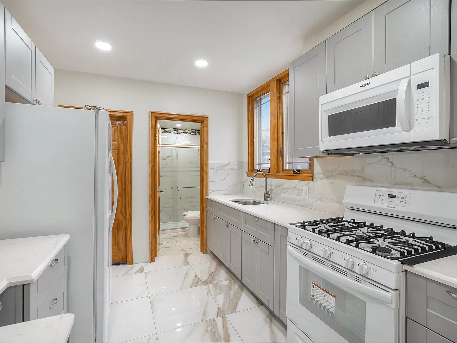 2 bed, 1.0 bath, $2,750 — Photo 3