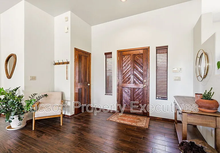 3901 N Vista De La Cima — Photo 2
