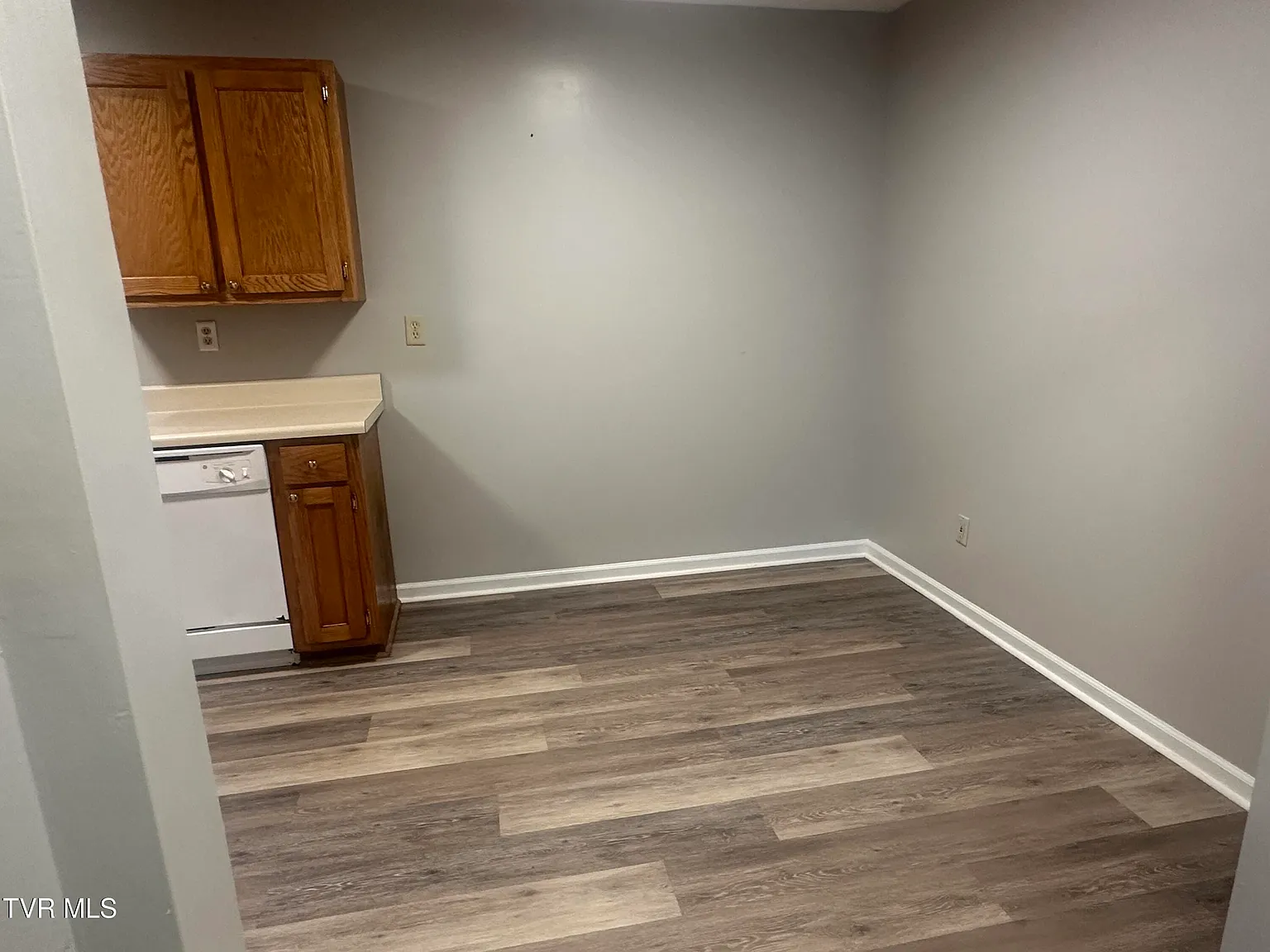 2 bed, 840 sqft, $1,000 — Photo 3