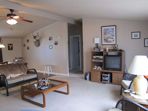 3rd image of 186 Wildwood Ln