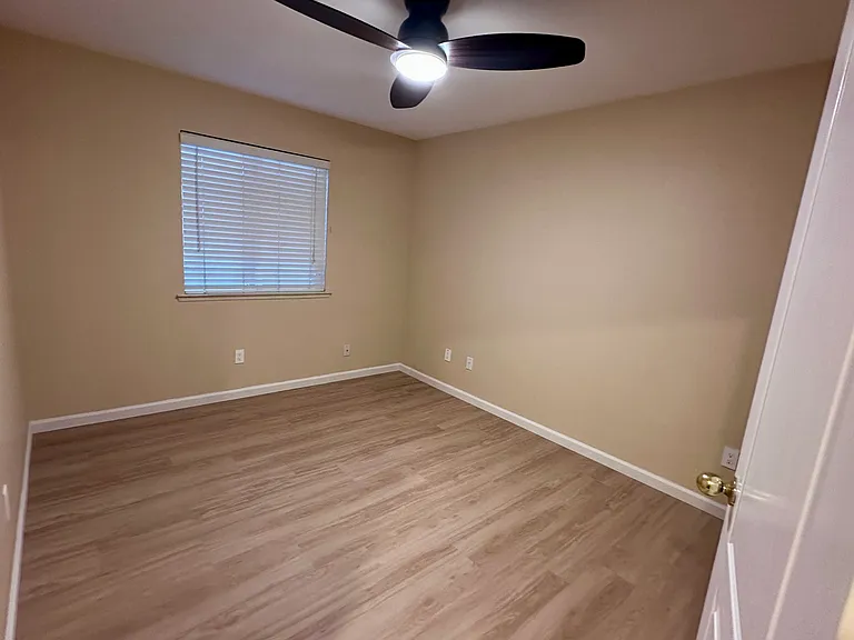 10337 N Baird Ave — Photo 9