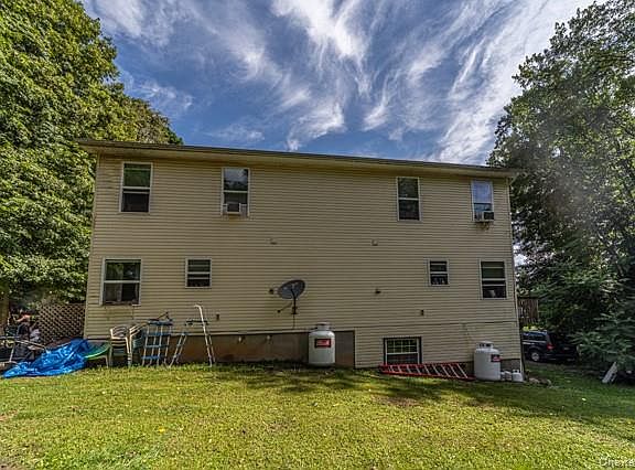 5th image of 8 Mcdonough Way