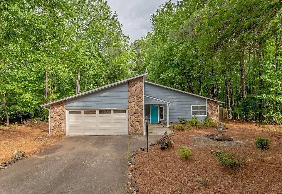 180 Crabtree Dr