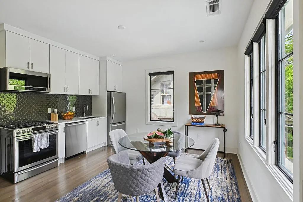 Building Photo - 634 Bonaventure Ave NE #2