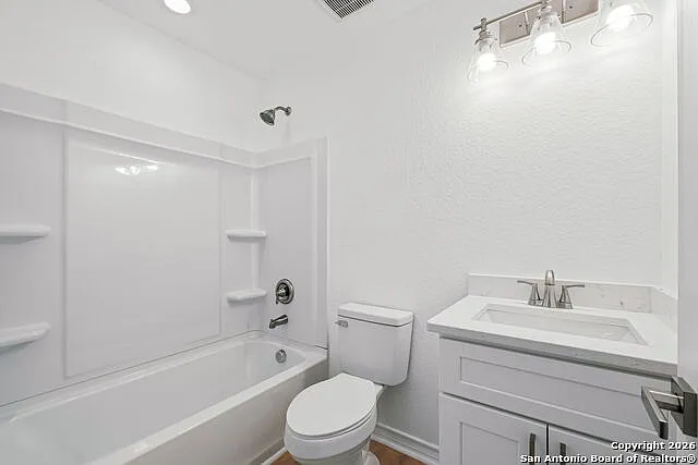 1303 Essex St #102 — Photo 12