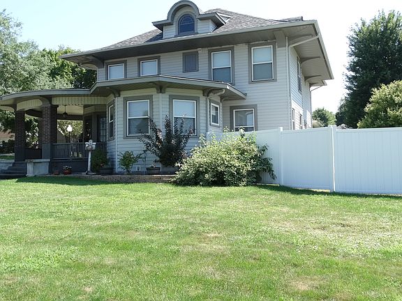 3rd image of 1102 G Ave