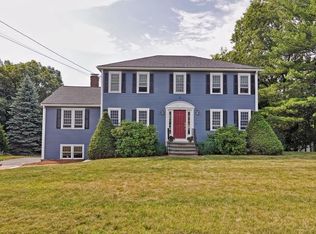 3 Fort Apache Dr, Franklin, MA 02038