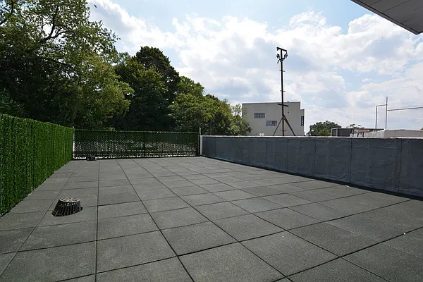 Rented by Lodger Corp | media 13