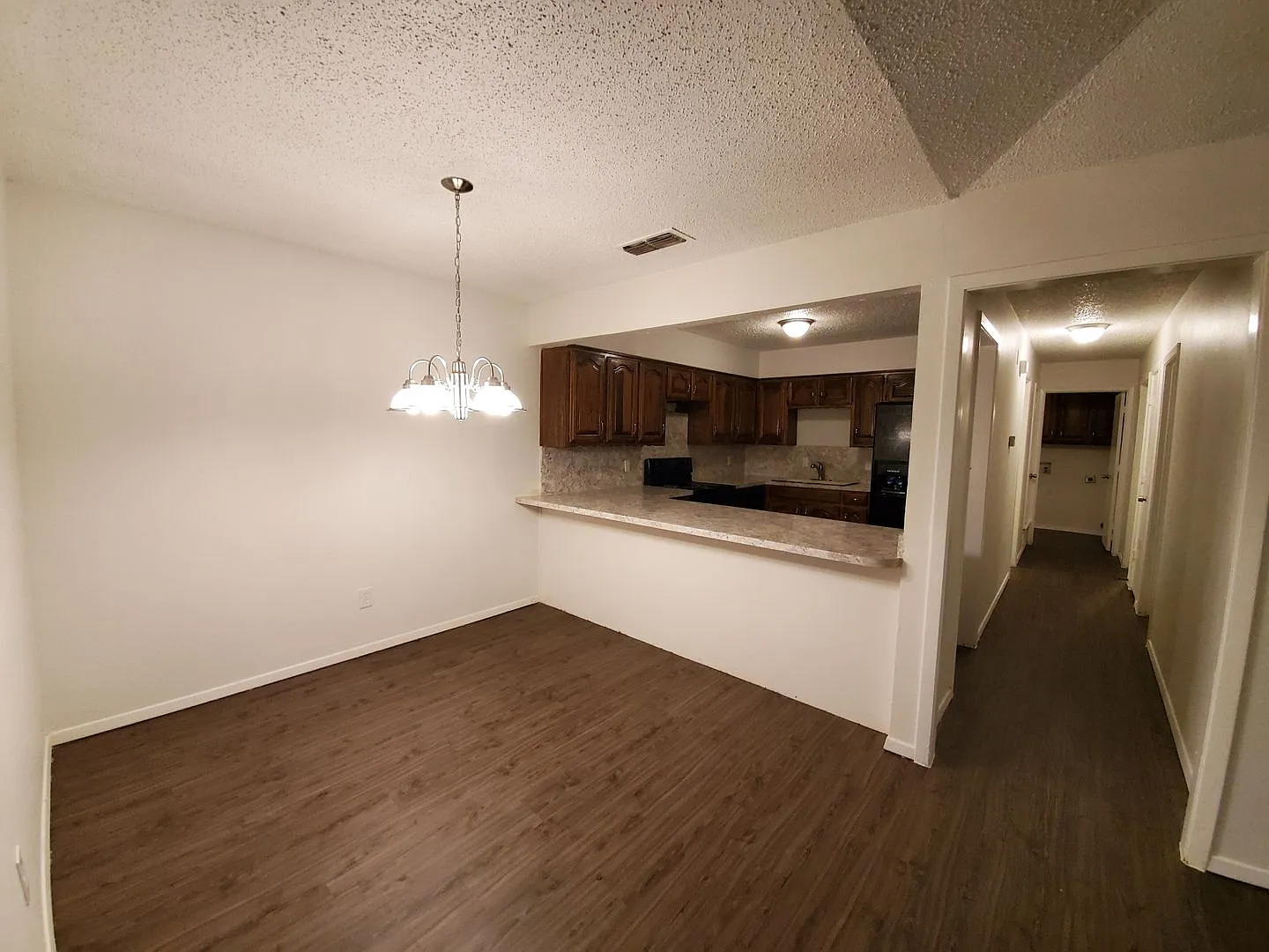 106/108 Westpark N Dr Duplex — Photo 2