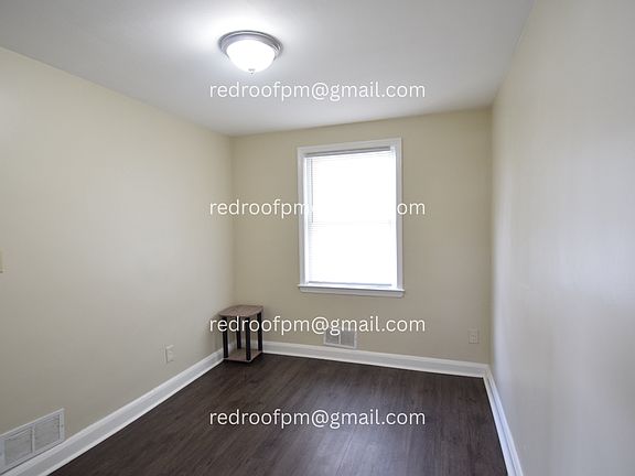 3rd image of 724 S Woodington Rd Unit 1