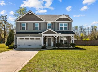 104 Courtney Ln, Dunn, NC 28334