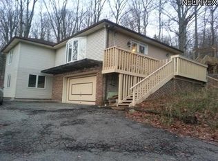 525 River Rd, Hinckley, OH 44233