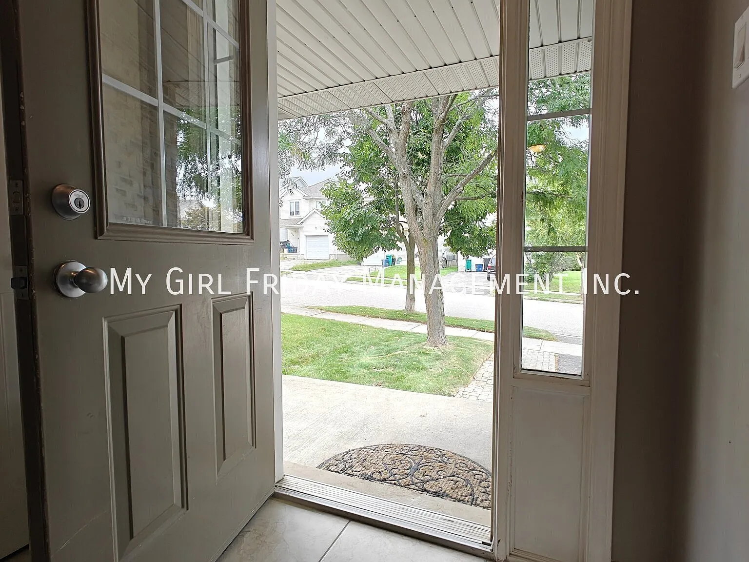 3 bed, 1.5 bath, 1200 sqft, $2,600 — Photo 2