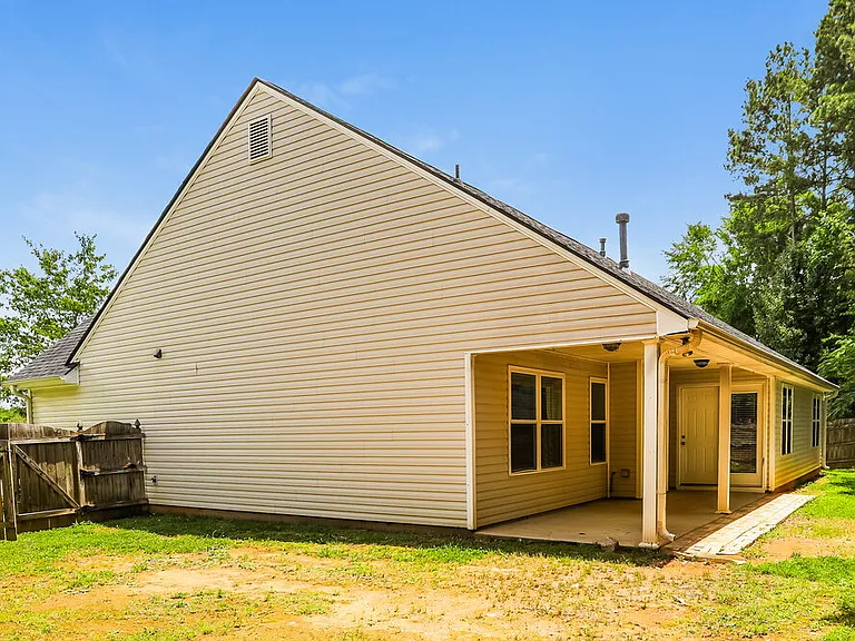 225 Comet Ct — Photo 15