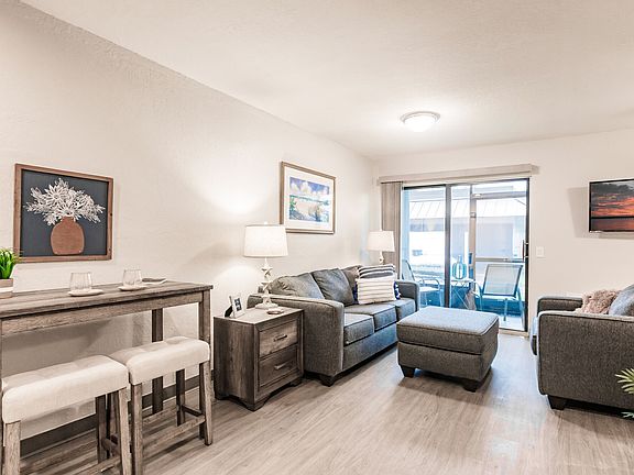 5th image of 2305 Aaron St #212
