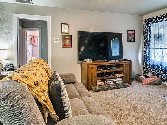 5th image of 1441 NE 9th St