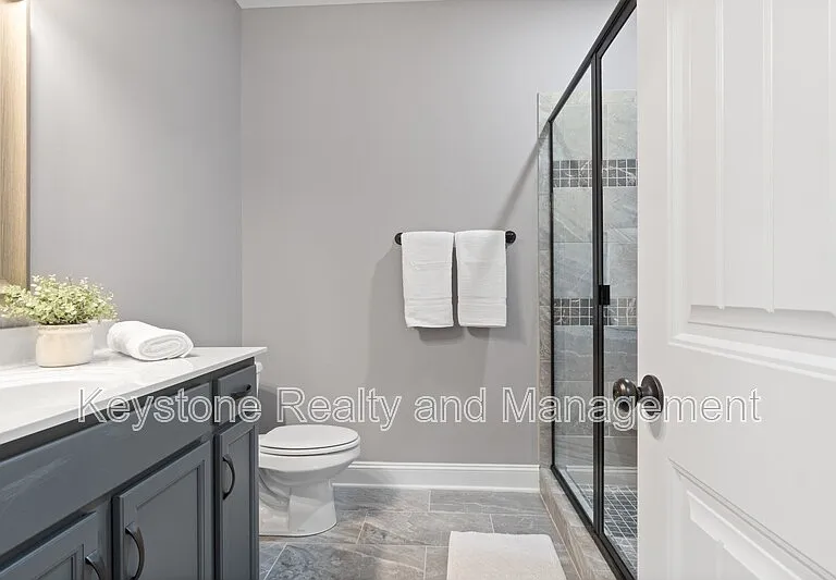 138 Center Pointe Dr #2 — Photo 12