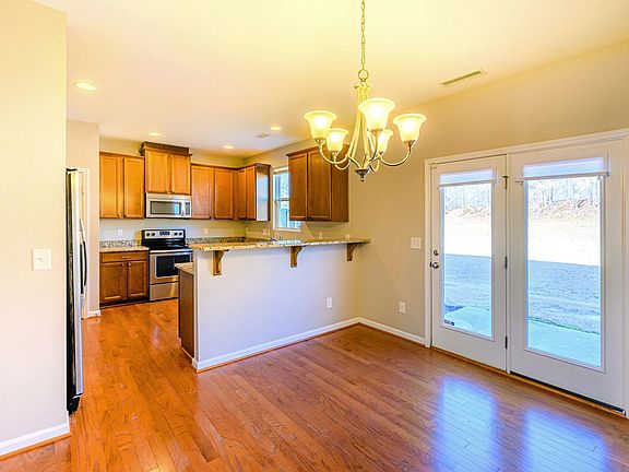 5th image of 3315 Cardinal Lake Dr