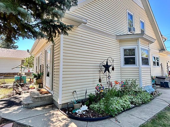 2nd image of 404 Putnam St
