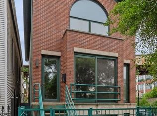 1757 W Newport Ave, Chicago, IL 60657