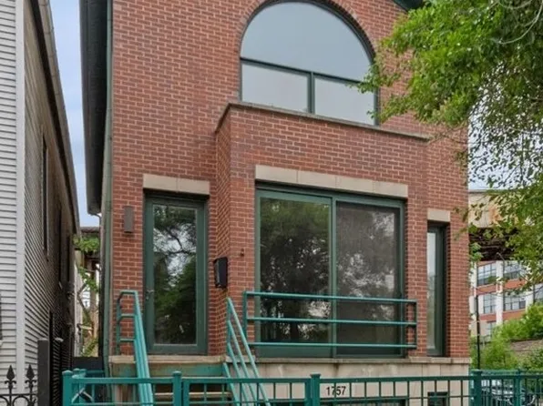 1757 W Newport Ave, Chicago, IL 60657