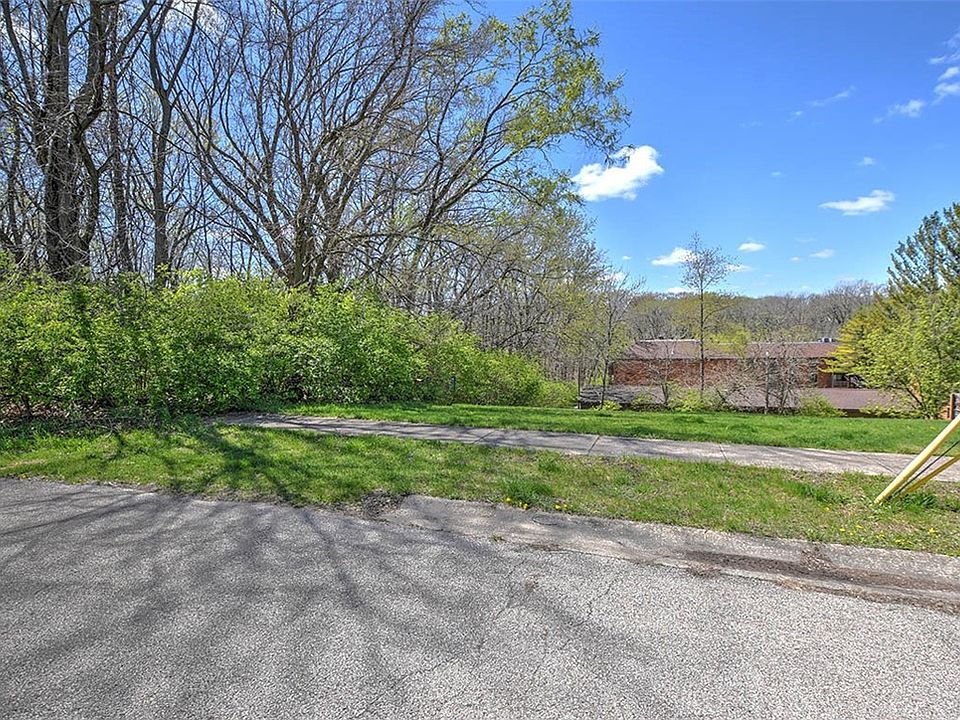 2nd image of 1 N 32nd St