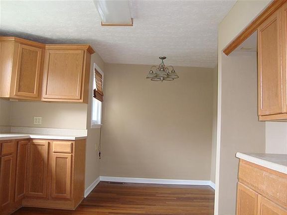 5th image of 1320 Flowerdale Ave