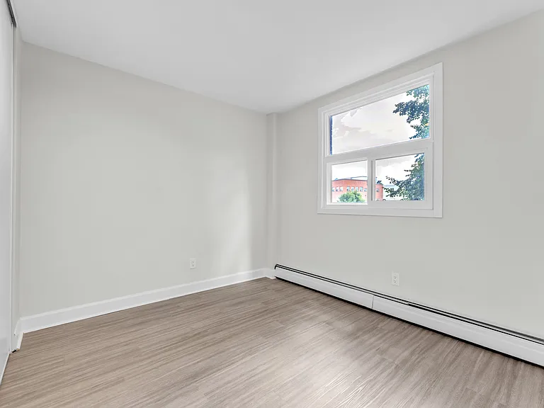 480 Canatara Ct — Photo 17