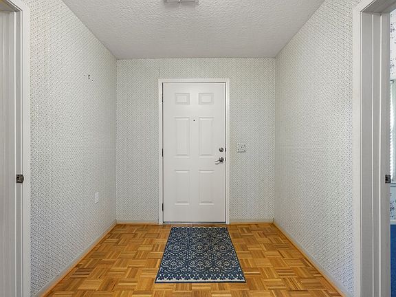 2nd image of 903 Maple Ave