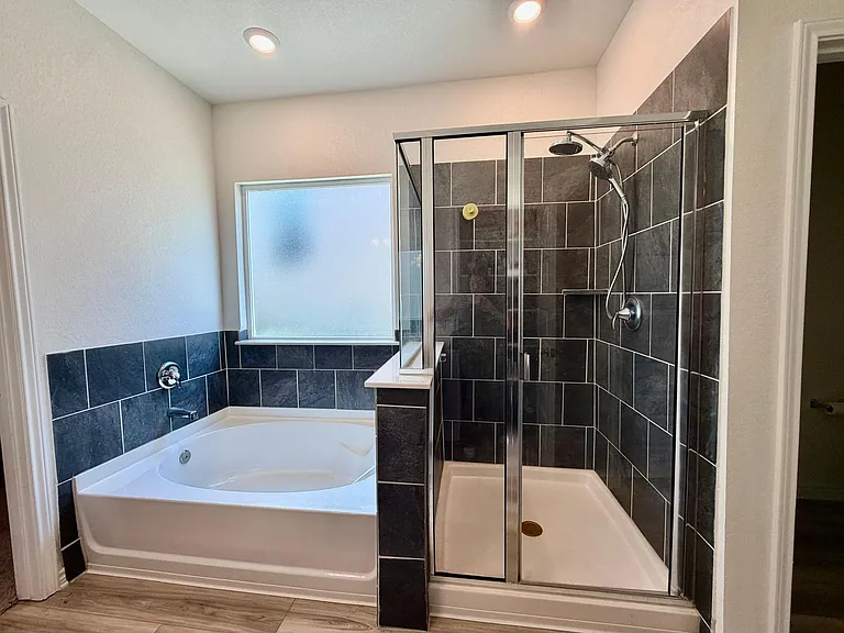 5024 Galvan Mnr — Photo 17
