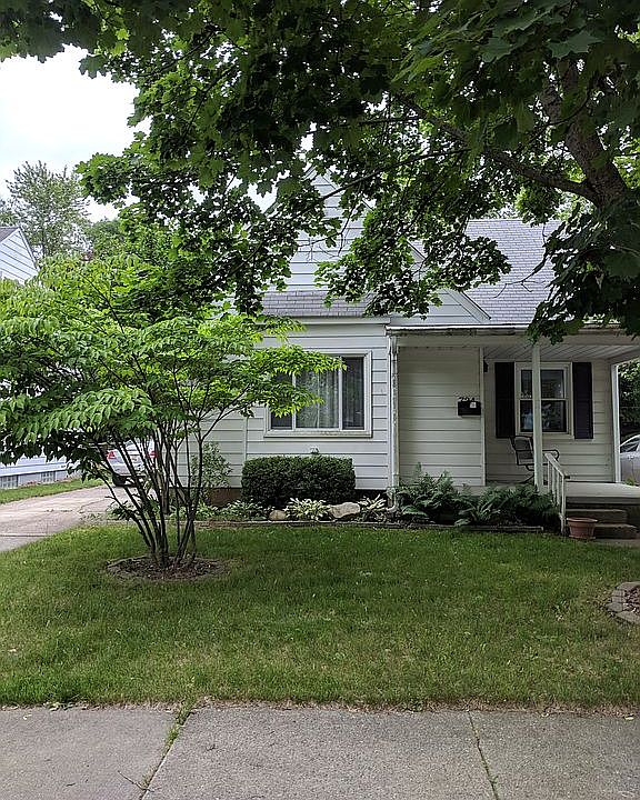 1st image of 724 Charles St