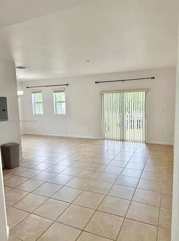 3 bed, 2.5 bath, $2,900 — Photo 2